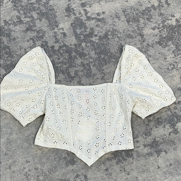 NWT Vero Moda Eyelet Crop Top Pointed V Hem Square Neck Sz S - Picture 1 of 10